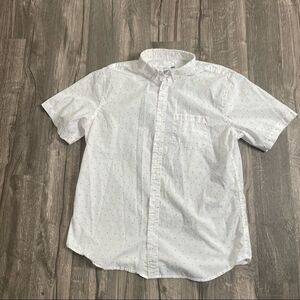 2/$20 Old Navy Short Sleeved Slim Fit The Classic Shirt in Robbired